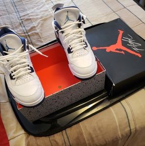 Men Jordan in a size 12